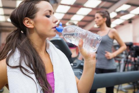 ¡Mantente hidratado! | Razones para no dejar de tomar agua